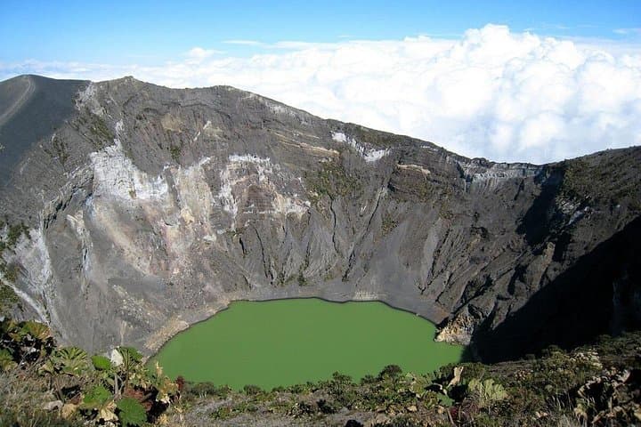 Irazu Volcano and Basilica of the Angels: Half-Day Tour from San José