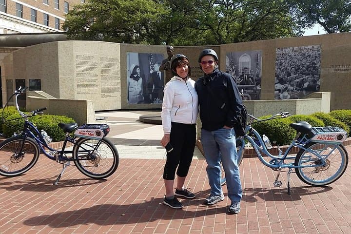 Legends and Outlaws eBike Guided Tour of Fort Worth — Trinity Trails & Downtown Sights photo 5