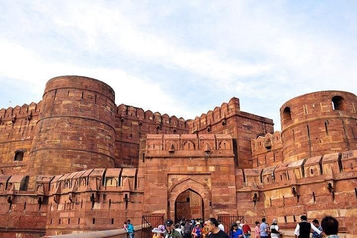 Golden Triangle plus Varanasi: Sunrise Taj, Ganges Dawn Boat & Historic Cities in 6 Days photo 4