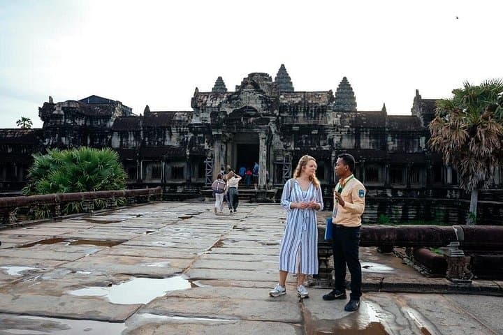 Private Angkor Wat Full-Day Tour: Angkor Wat, Angkor Thom & Ta Prohm by Tuk‑Tuk photo 3