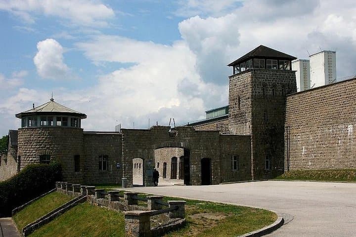 Private Full-Day Trip from Prague to Mauthausen Memorial — Audio Guide & Transport