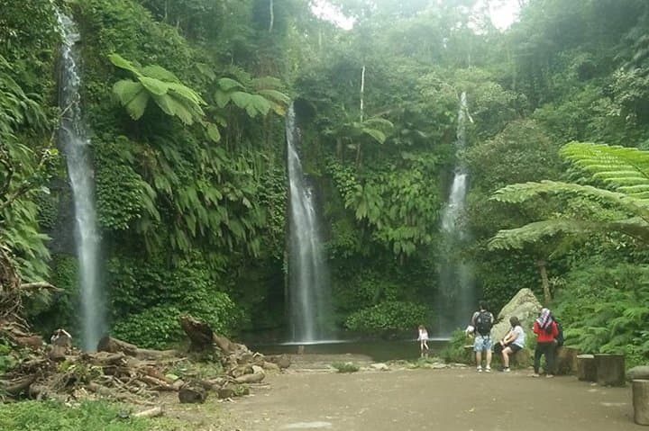 Benang Stokel & Kelambu Waterfall Day Tour from Lombok photo 5