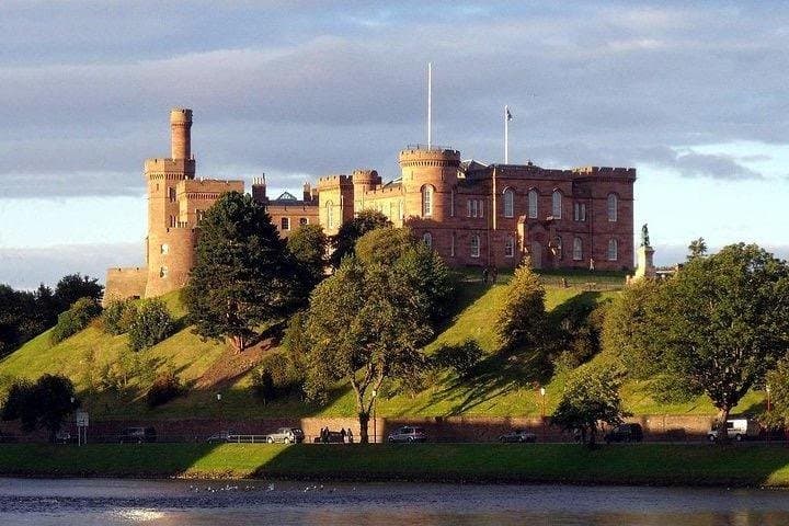 Private Outlander Tour: Culloden, Clava Cairns, Urquhart Castle & Loch Ness Day Trip photo 4
