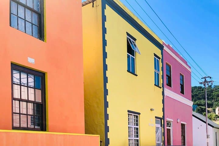 V&A Waterfront & Historic City Walking Tour — Cape Town Harbor, Museums & Table Mountain photo 4