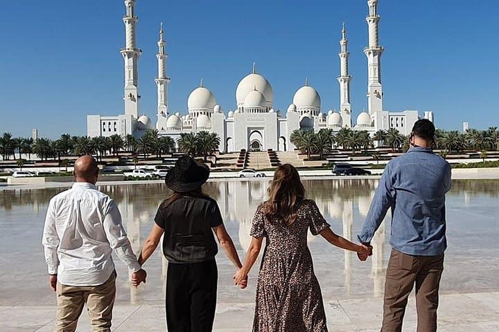 Private Abu Dhabi Day Tour — 8-Hour Custom City Experience