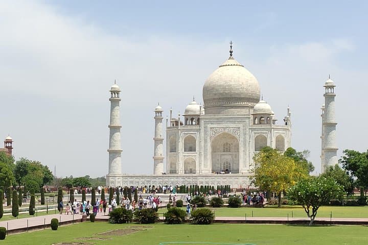 Same-Day Taj Mahal & Agra Fort Private AC Car Tour from Delhi