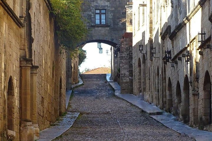Rhodes & Lindos Private Guided Tour: Old Town, Mandraki & Lindos Acropolis photo 3