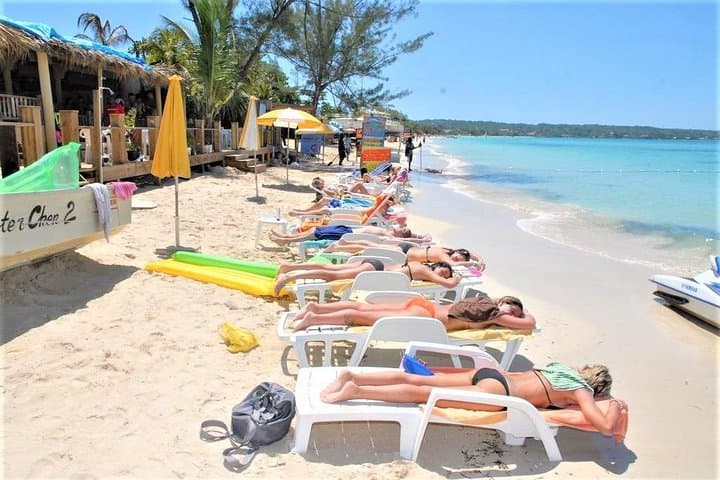 Explore Negril: A Day at Seven Mile Beach and Rick's Café photo 3
