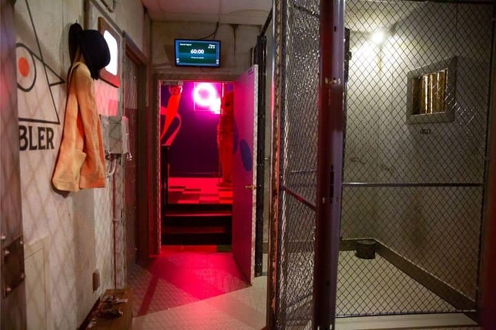 Chattanooga Secret Agent Escape Room: 1963 MI6 Live Mission photo 4