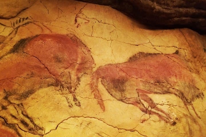 Explore Puente Viesgo's Paleolithic Caves: Private Full-Day Tour from Santander