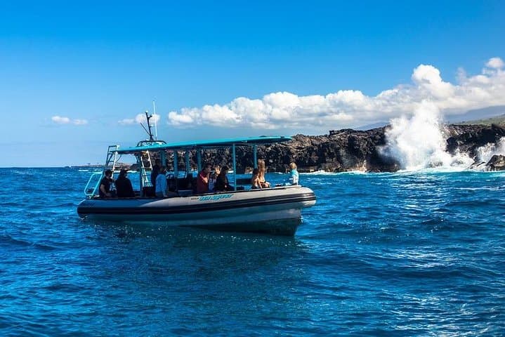 Premium Kona Coast Morning Snorkel: Puʻuhonua o Hōnaunau to Kealakekua Bay photo 4