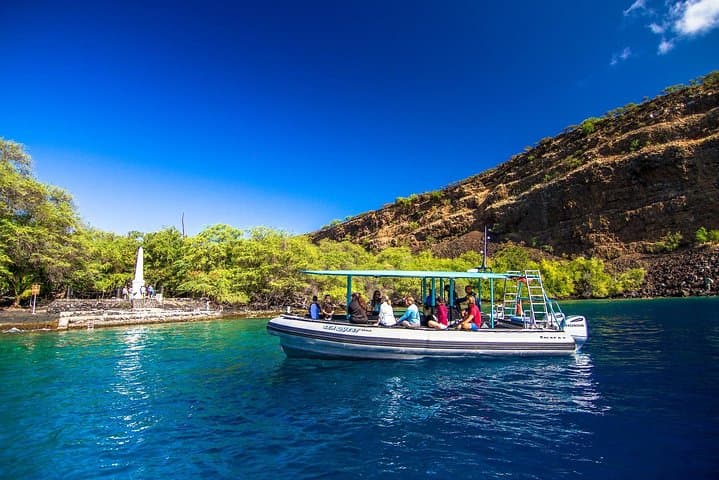 Premium Kona Coast Morning Snorkel: Puʻuhonua o Hōnaunau to Kealakekua Bay photo 5