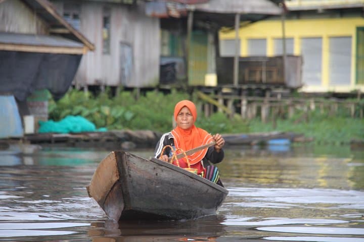 Down the Arut River: A Two‑Hour Cultural Boat Trip from Pangkalan Bun photo 6