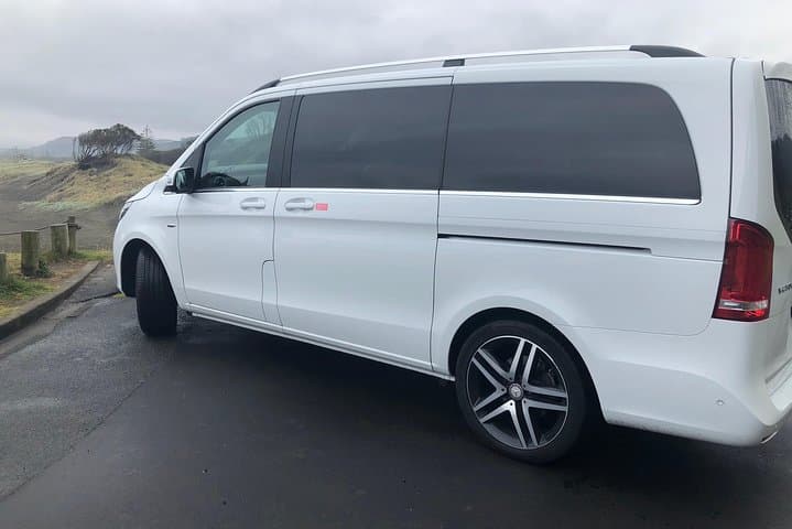 Auckland Luxury Airport Transfers: Private Chauffeur Service to North Shore