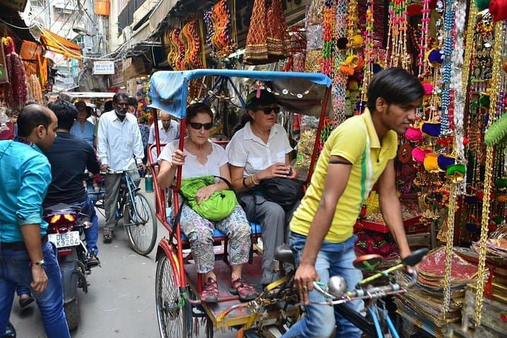 Textile and Carpet Shopping Tour in Delhi — Dilli Haat to Hauz Khas photo 3