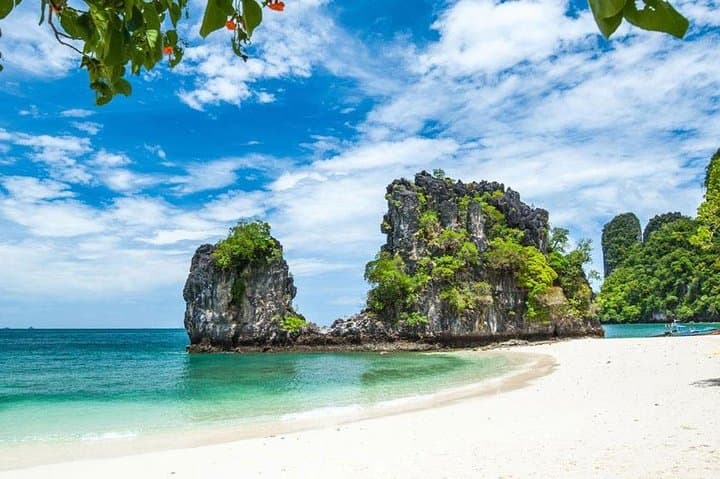 Private Honeymoon Sunset Tour to Hong Islands — Romantic Longtail Cruise from Krabi photo 3