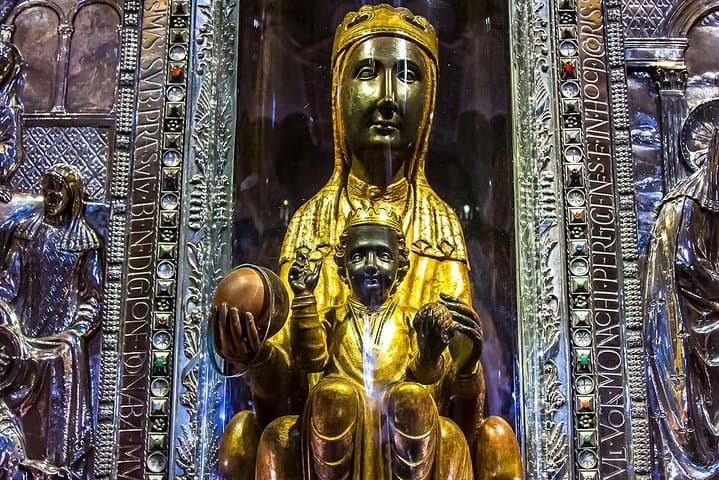 Montserrat Cable Car & Monastery Tour from Barcelona: Train, Basilica & Scenic Views photo 6