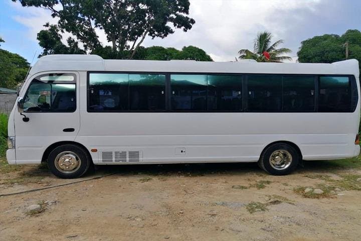 Roatán Fun Bus: West Island Sightseeing, Chocolate & Rum Tasting photo 6
