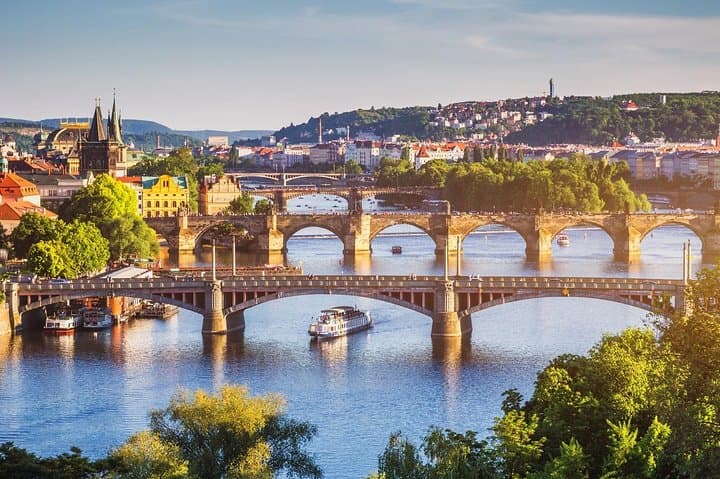 Prague to Salzburg Private Transfer — Sedan for 3 Passengers photo 3