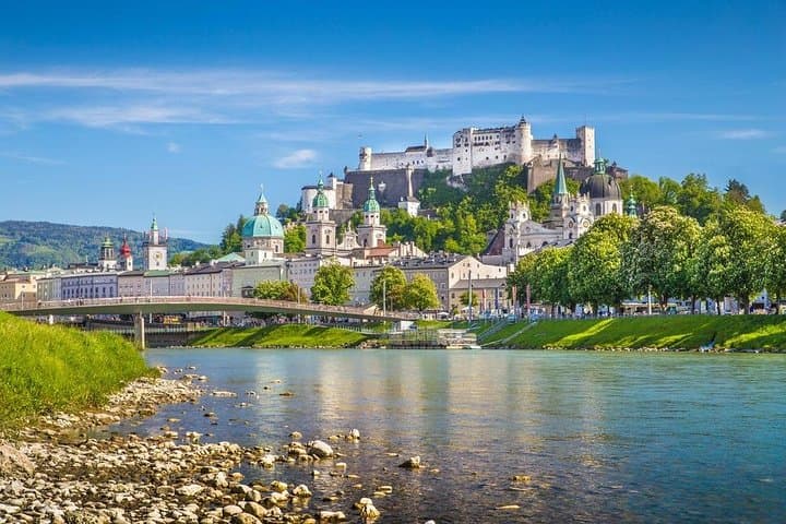 Prague to Salzburg Private Transfer: MPV Door-to-Door Across Bohemian Plains to Alpine Foothills