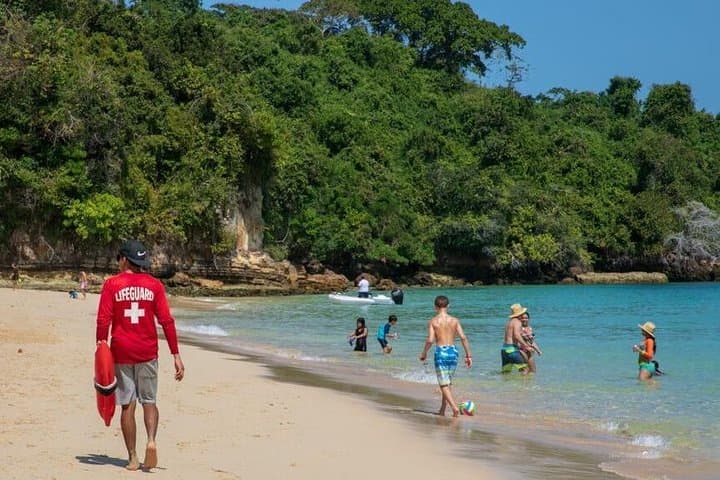 Isla del Sol Day Trip: Catamaran Beach Escape to Sonny Island in the Pearl Islands