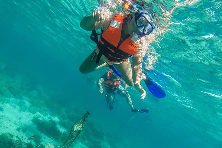 Isla Mujeres Snorkeling Tour: Lighthouse Reef, MUSA & Manchones (3-Hour) photo 1