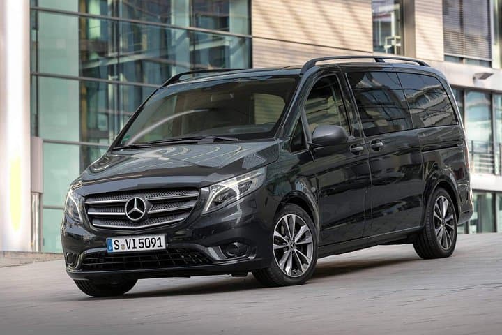 Private Chauffeured Minivan Tour from London to Bath with a Licensed Blue Badge Guide photo 3