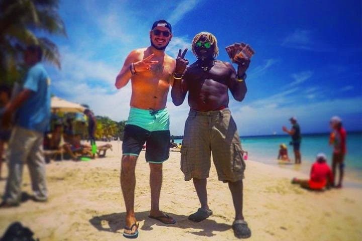 West Bay Beach Express: Private Shuttle to Roatán’s Crystal Shores photo 2