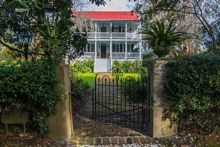 Beaufort History and Film Location Minibus Tour photo 3