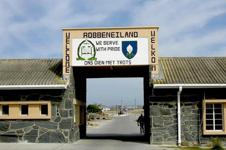 Cape Town Robben Island & Cape Peninsula Penguin Tour — V&A Waterfront to Cape Point