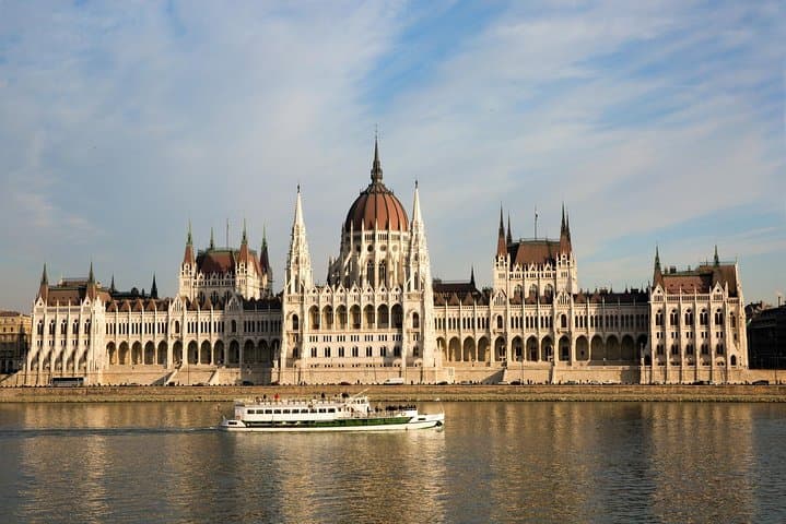 7-Day Private Prague–Vienna–Budapest Tour: Best Route, Tips & What to Expect