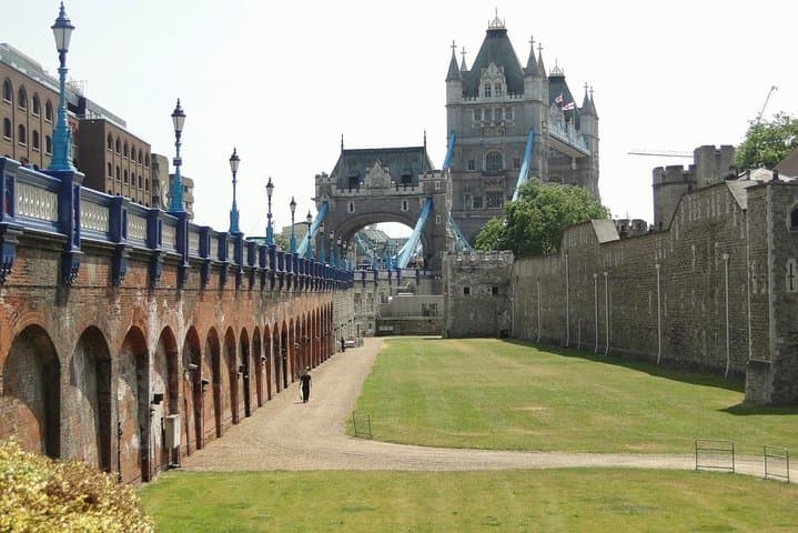 Turn Your Heathrow Layover into a 4–8 Hour London Highlights Tour photo 6