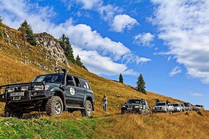 7-Day 4x4 Off‑Road Adventure in Transylvania: Transfagarasan & Transalpina photo 2