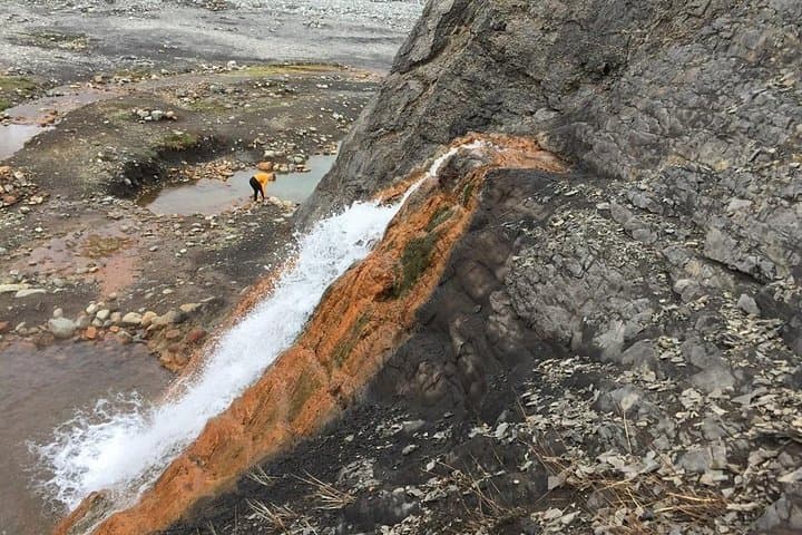 El Yeso & Los Patos Private 4x4 Tour with Hot Springs from Santiago photo 3