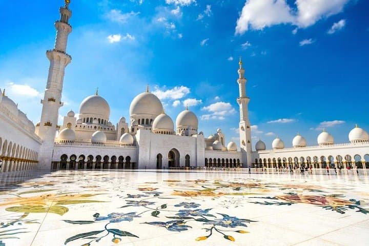 Private Abu Dhabi Day Tour: Sheikh Zayed Grand Mosque, Louvre & Corniche photo 2