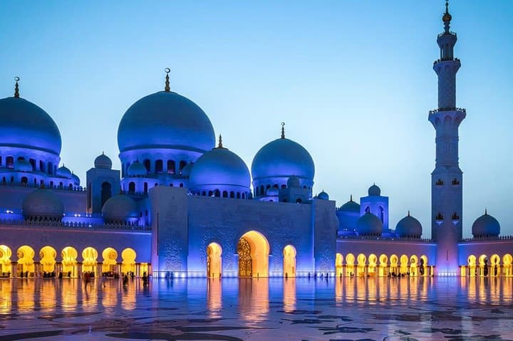 Private Abu Dhabi Day Tour: Sheikh Zayed Grand Mosque, Louvre & Corniche photo 4