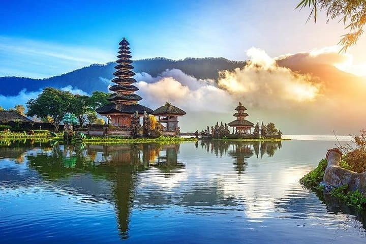 Full-Day Tabanan Tour: Jatiluwih Rice Terraces, Ulun Danu & Tanah Lot photo 2
