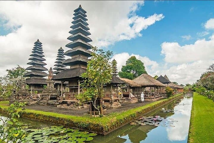Full-Day Tabanan Tour: Jatiluwih Rice Terraces, Ulun Danu & Tanah Lot photo 4