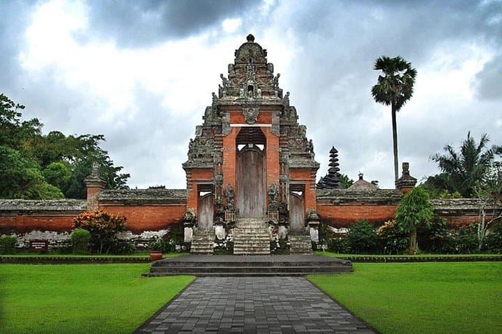 Full-Day Tabanan Tour: Jatiluwih Rice Terraces, Ulun Danu & Tanah Lot photo 5