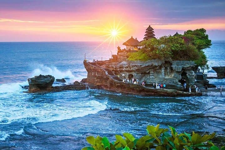 Full-Day Tabanan Tour: Jatiluwih Rice Terraces, Ulun Danu & Tanah Lot