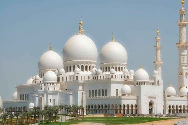 Abu Dhabi Day Tour from Dubai: Sheikh Zayed Mosque & Ferrari World Experience