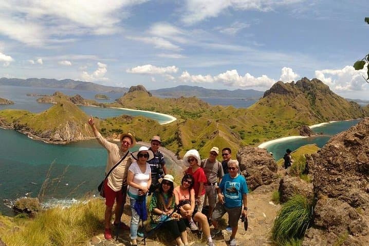 Komodo One-Day Fast-Boat: Padar Hike, Dragons & Snorkel Highlights photo 5