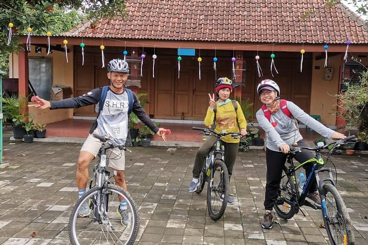 Borobudur Temple & Candirejo Village Tour — Dokar Ride or Cycling from Yogyakarta photo 2