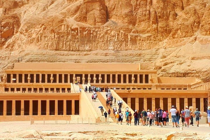 Sunrise Hot-Air Balloon & Full-Day Luxor Tour: Valley of the Kings, Karnak & Hatshepsut photo 3
