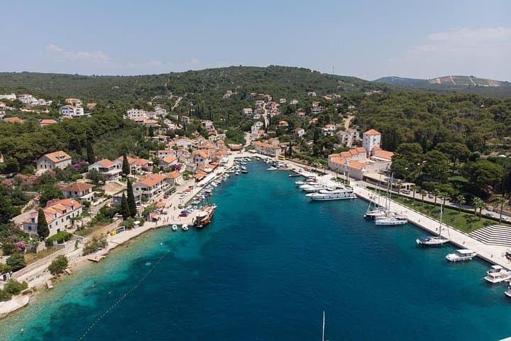 Vinišće Island Hopping: Drvenik Mali, Šolta & Blue Lagoon Day Cruise photo 4