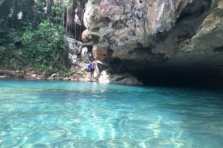 Float Belize’s Cave Rivers and Meet Howler Monkeys — Private Combo Tour with Lunch photo 6