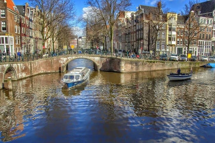 Private Anne Frank Tour & Amsterdam Canal Cruise — Jewish Quarter Walking Experience photo 2