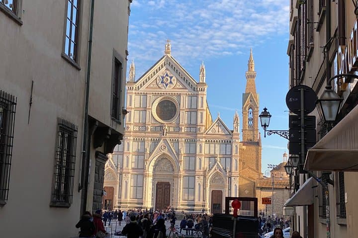 Guided Walking Tour of Florence: Duomo, Ponte Vecchio & Uffizi Highlights photo 4