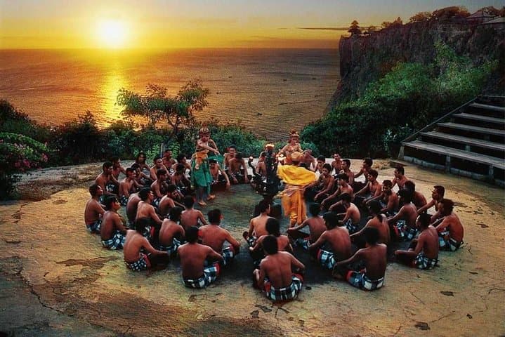 South Bali Day Tour: Uluwatu, GWK, Nusa Dua Water Blow & Pandawa Beach
