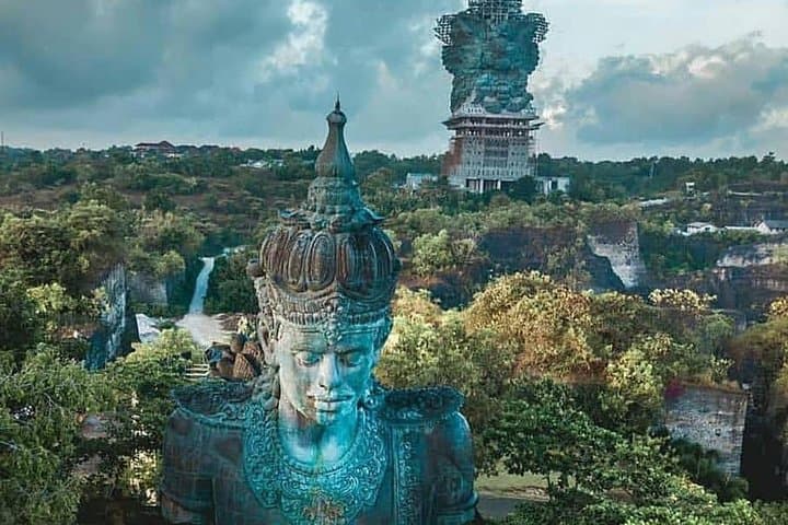 South Bali Day Tour: Uluwatu, GWK, Nusa Dua Water Blow & Pandawa Beach photo 3